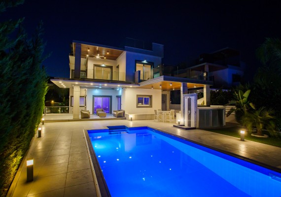 Modern 4-Bedroom Luxury Villa in Limassol
