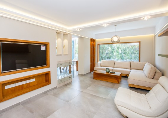 Seafront 3-Bedroom Luxury Apartment in Limassol