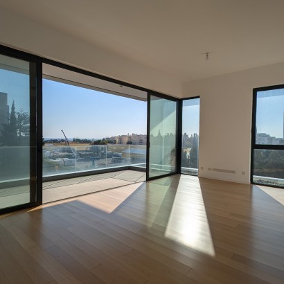 Modern Apartment – Just Steps from the Sea